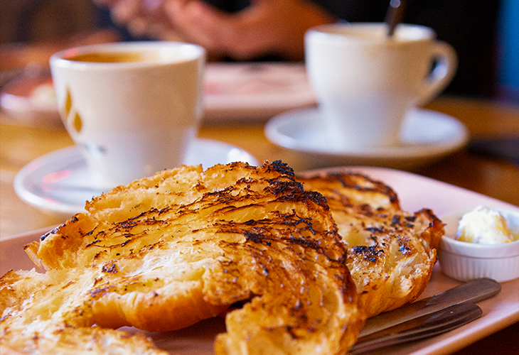 Desayuno croissant